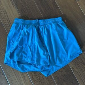 Alo run shorts